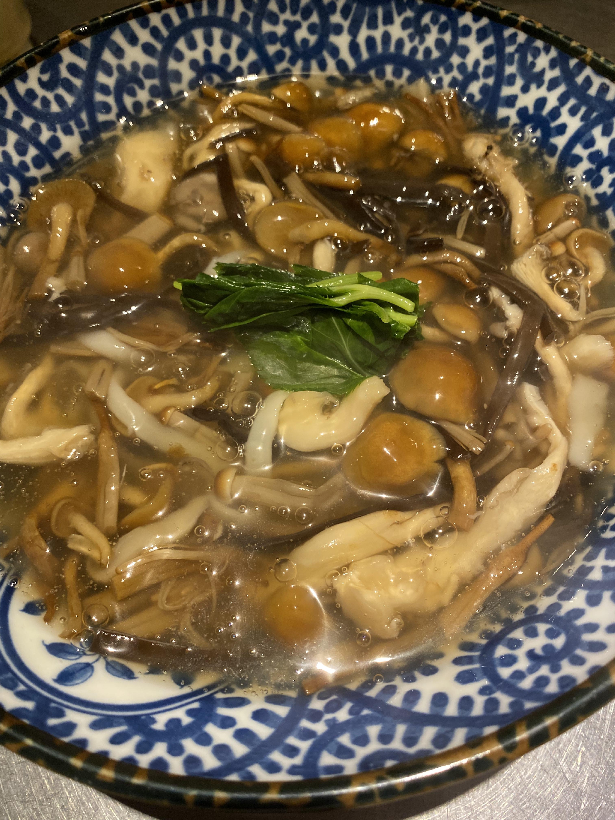 本日、料理撮影のため、夜の営業はお休みさせていただきます。