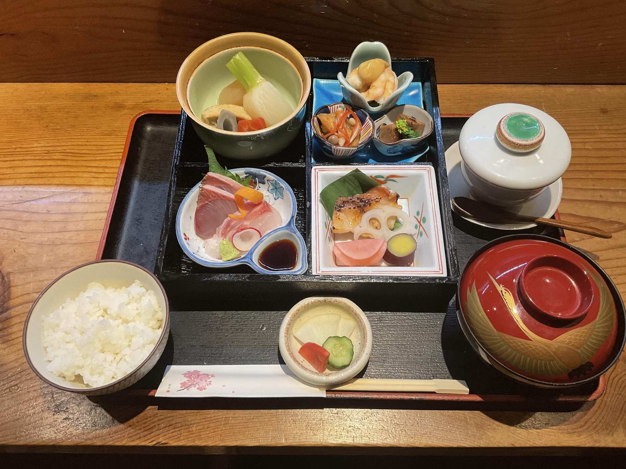 ３月２０日（祭日）は、ランチのみ営業します。