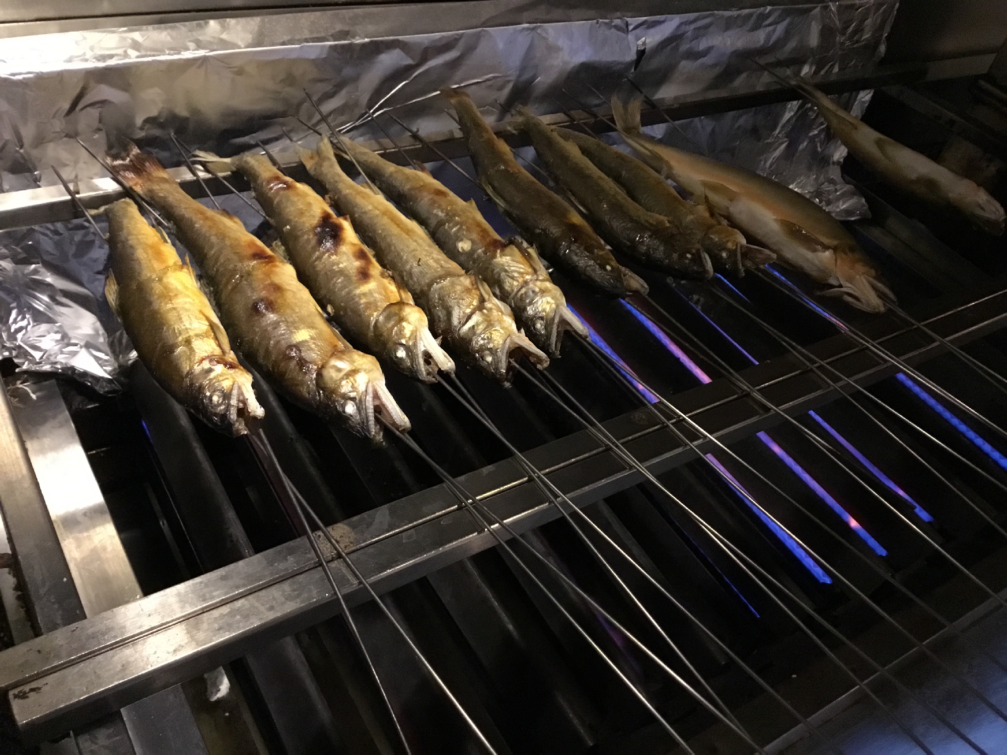 酒菜盛り合わせの仕込み