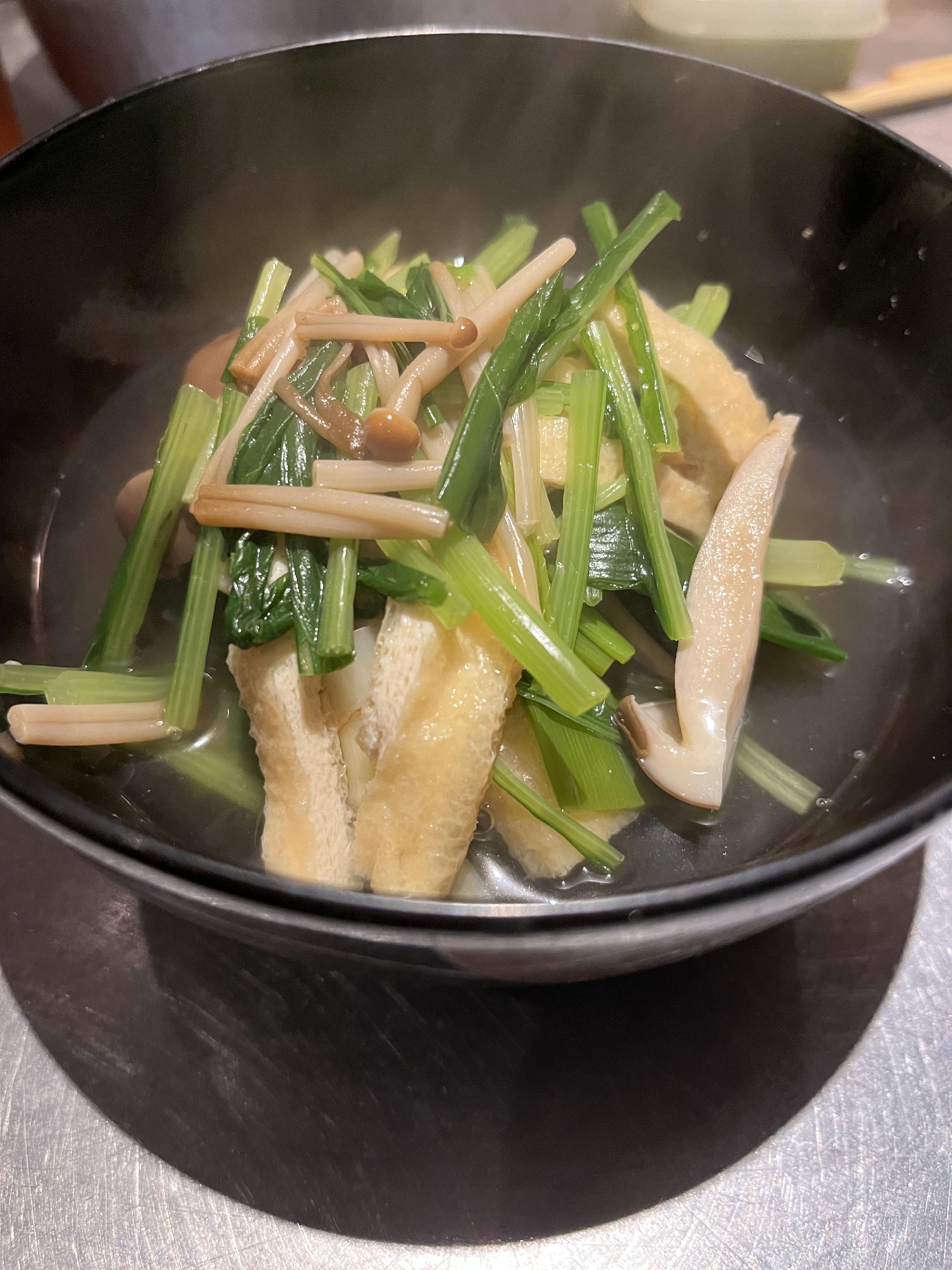 明日　22日　ランチ営業はお休みいたします。いたします。23日は、お休みです。