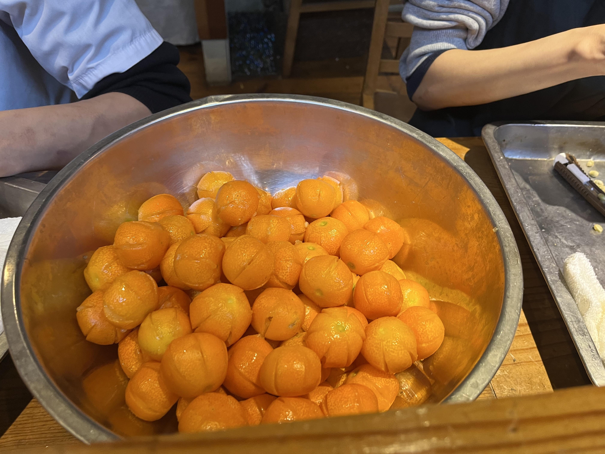 お節料理の仕込み　金柑蜜煮